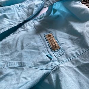 🦋COLUMBIA - Light Weight Button Up